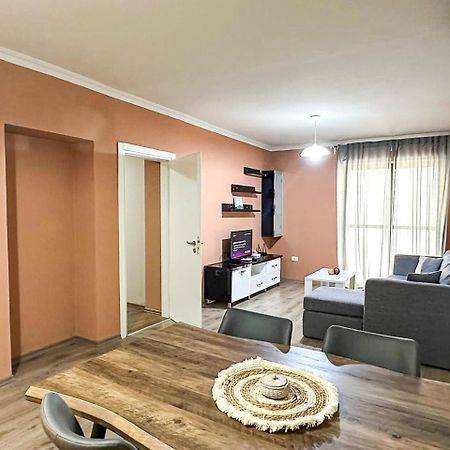 Grand Park 2Br Apartment Tirana Esterno foto
