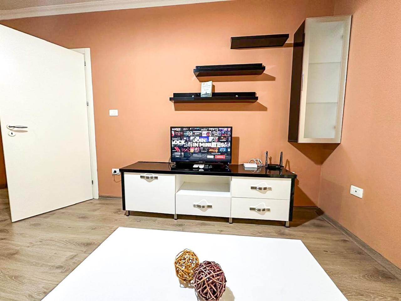 Grand Park 2Br Apartment Tirana Esterno foto
