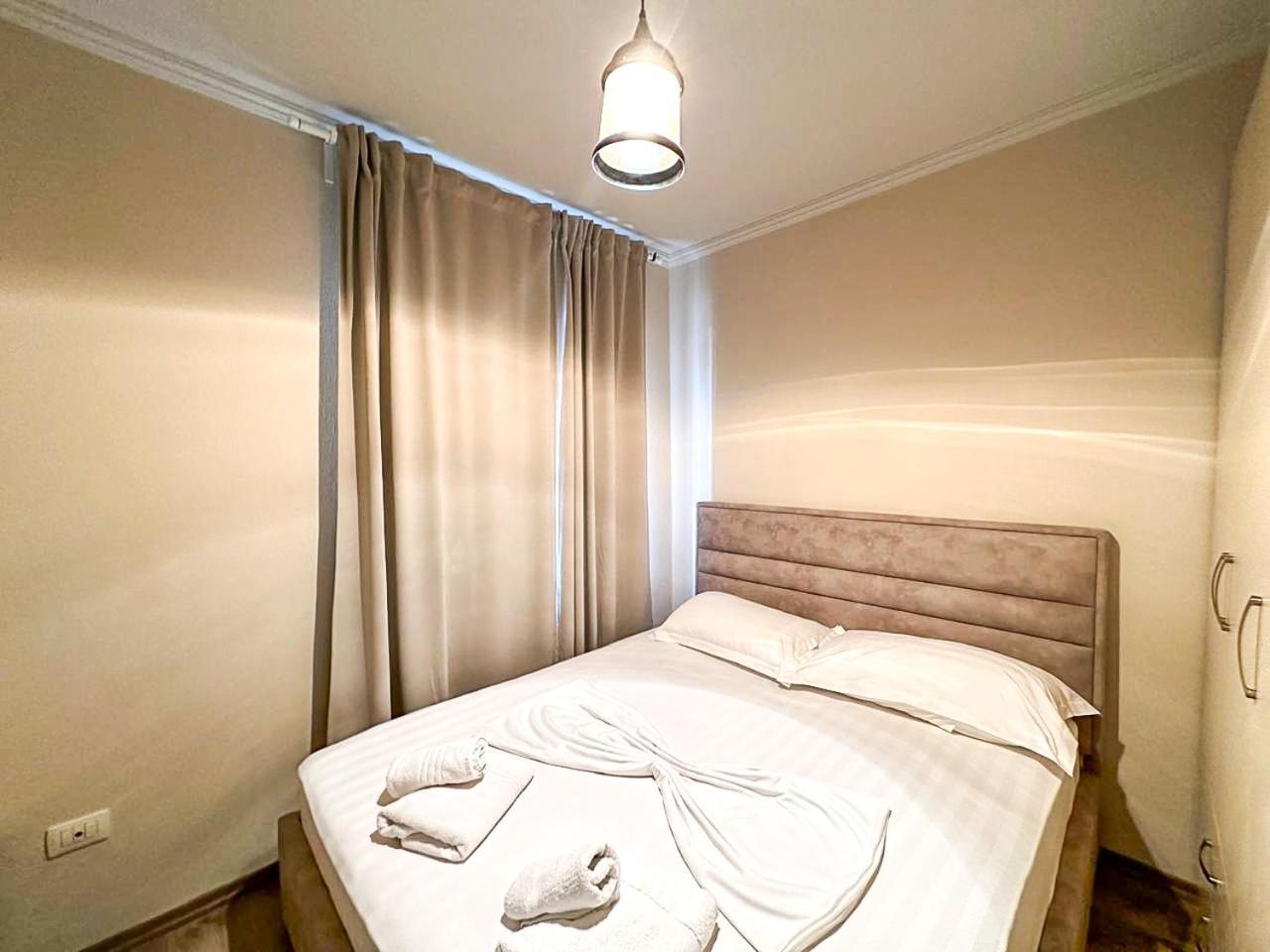Grand Park 2Br Apartment Tirana Esterno foto
