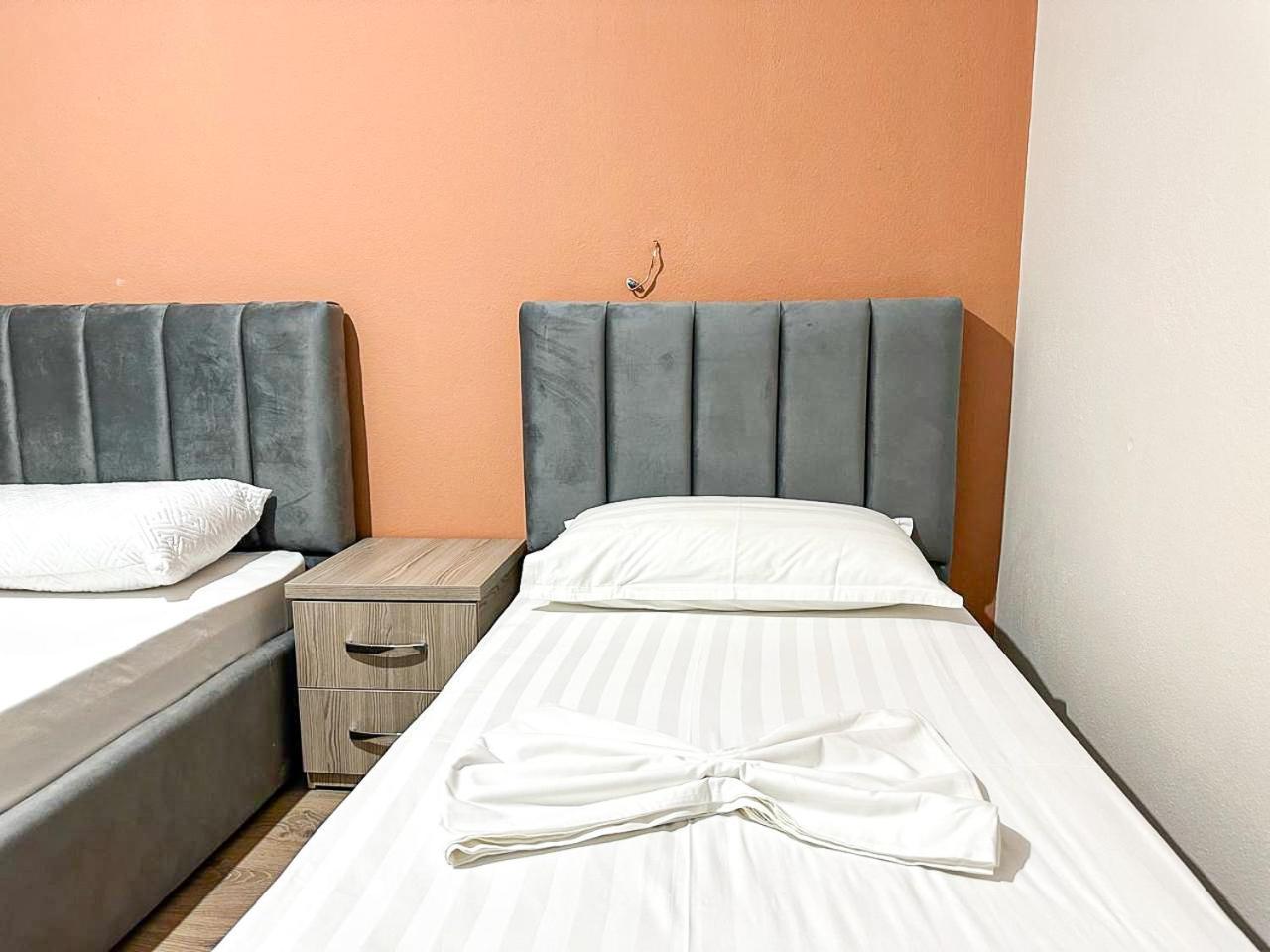 Grand Park 2Br Apartment Tirana Esterno foto