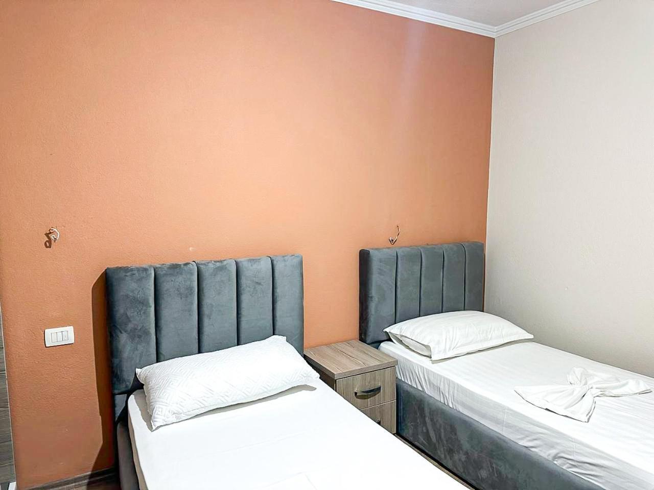 Grand Park 2Br Apartment Tirana Esterno foto